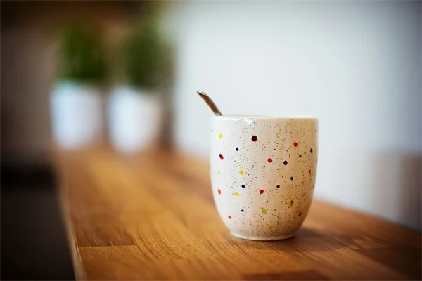 蜘蛛植物を茂らせる7つの簡単な方法